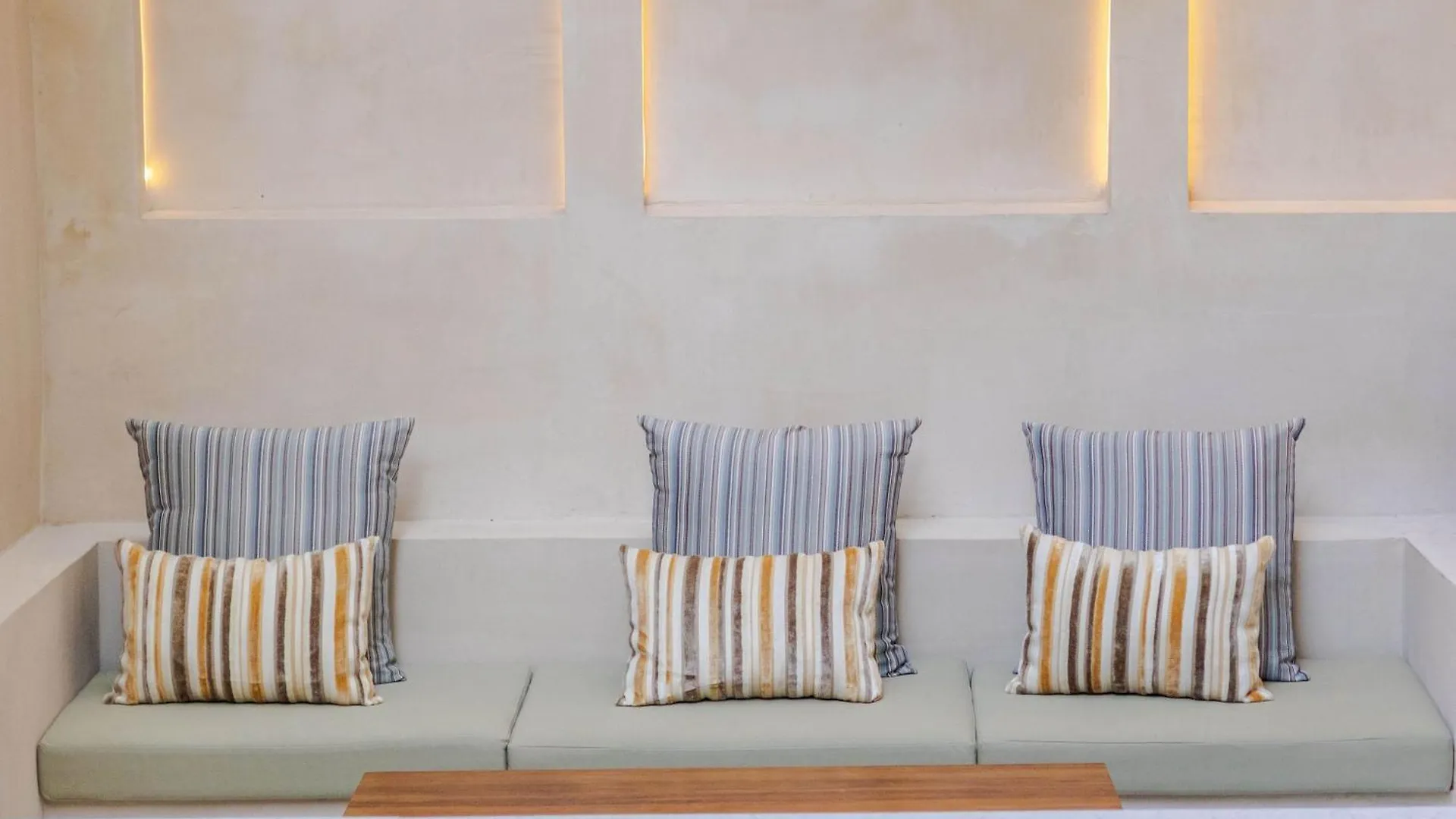 Villa San Miguel - 2 Bedroom Private Villa In Seminyak 인도네시아